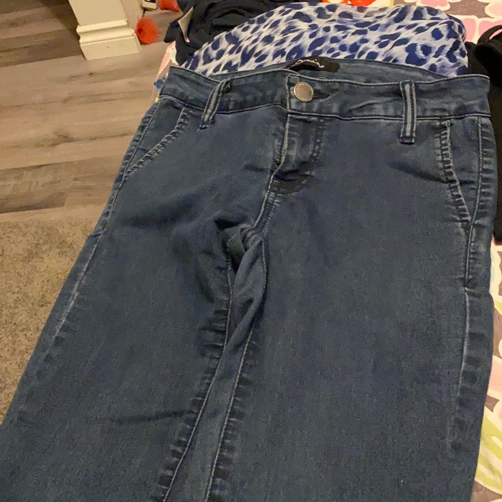 Cute pair of jeans mid waist